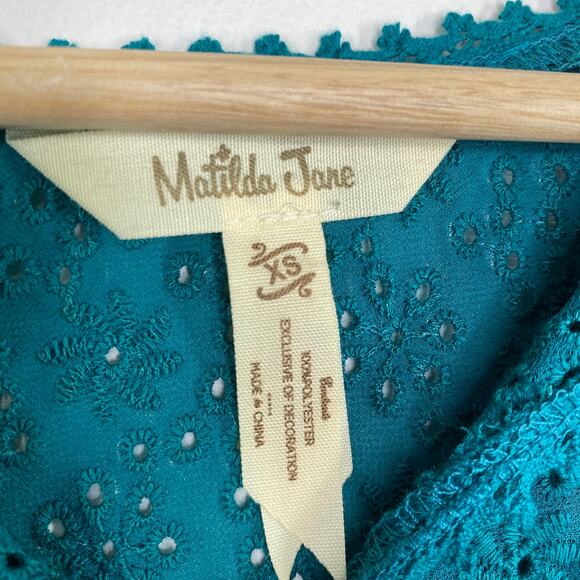 Matilda Jane Women Blue Embroidered Swiss Dot V-Neck Blouse Size XS Modest - Picture 5 of 6